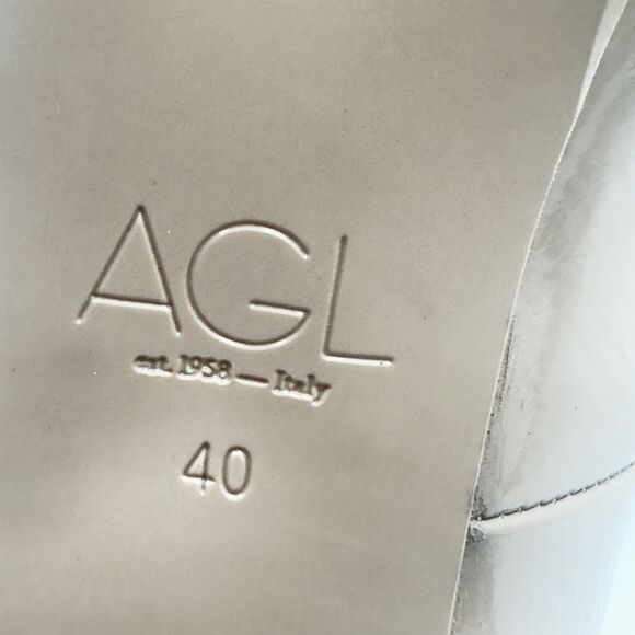 AGL Attilio Isolde Nude Patent Leather Pointed Toe Kitten Heel Pumps Sz 40 NWOT - Picture 12 of 15